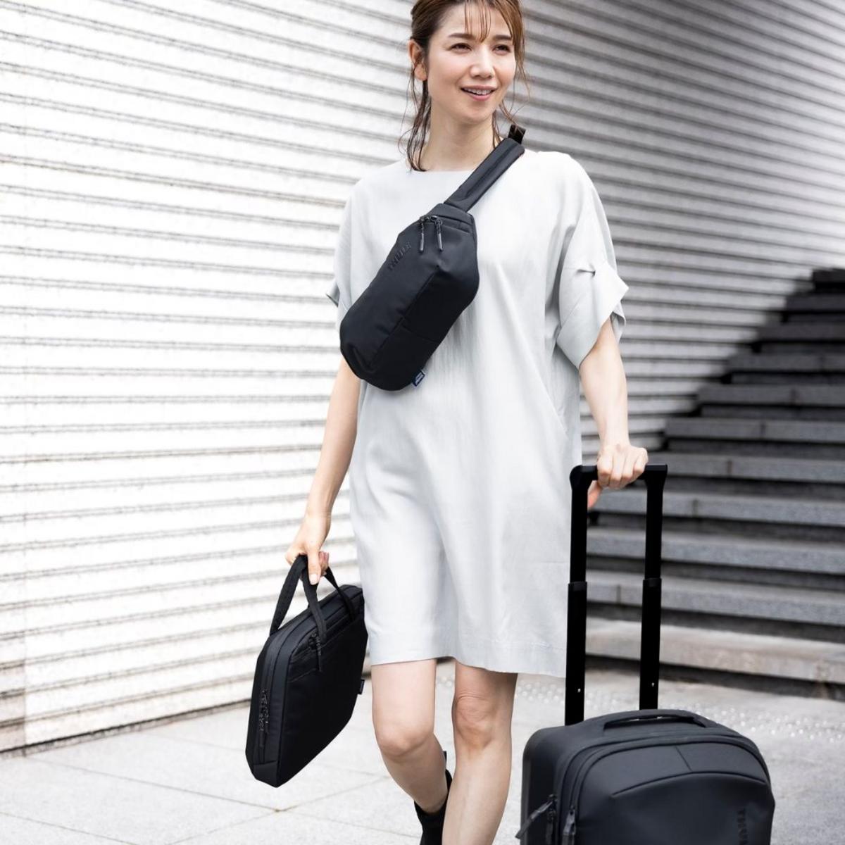 Thule Subterra 2 16 Inch laptop and Tablet Attache - Black Thule Subterra 2 16 Inch laptop and Tablet Attache - Black