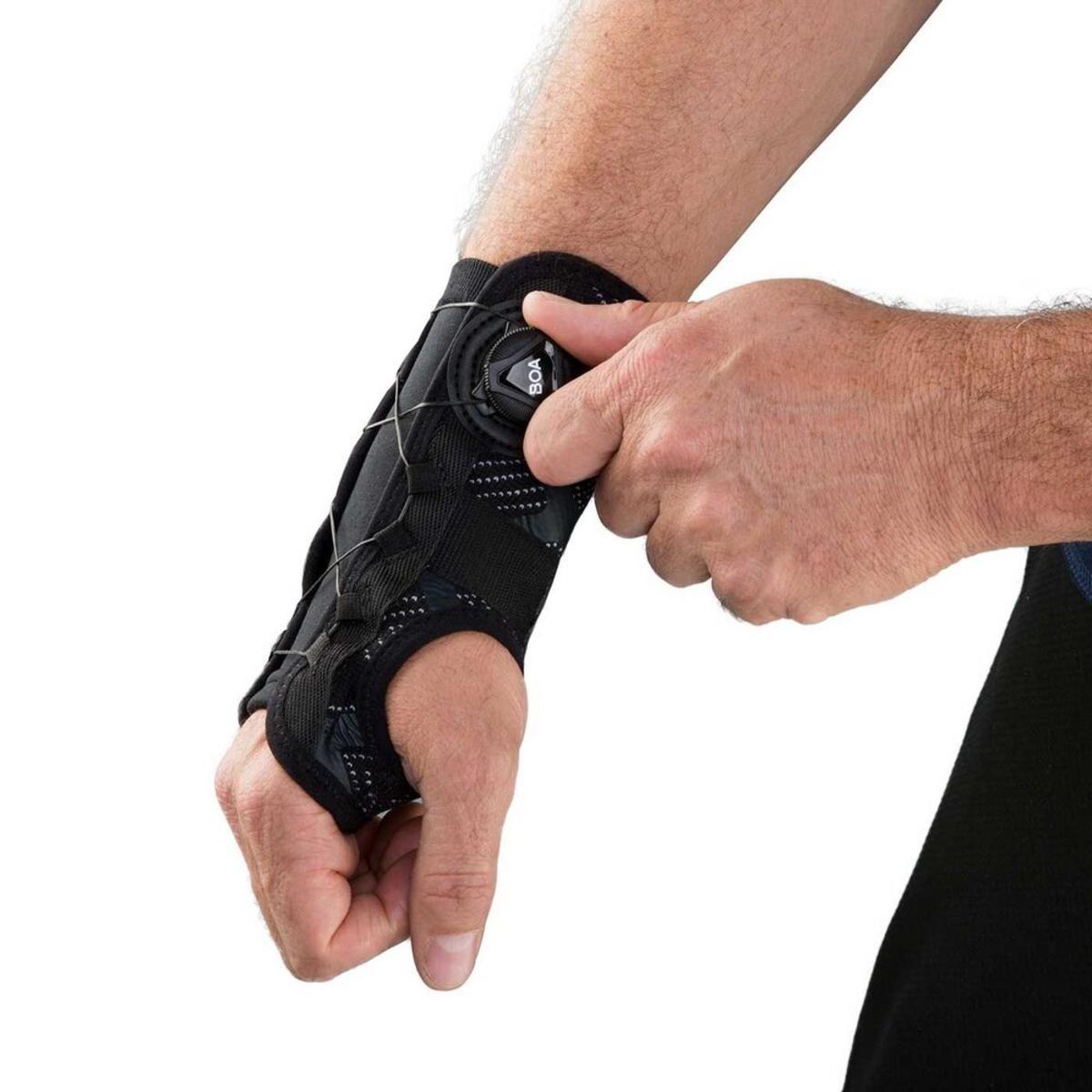 DonJoy Bionic Reel-Adjust Wrist Brace DonJoy Bionic Reel-Adjust Wrist Brace