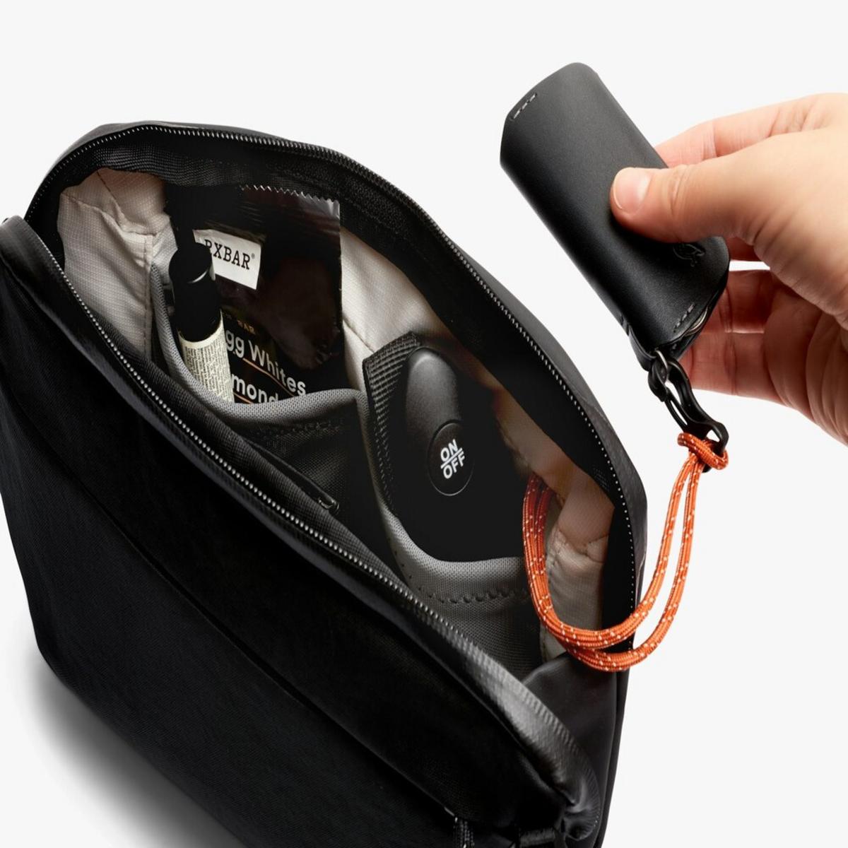 Bellroy Venture Travel Crossbody - JetBlack Bellroy Venture Travel Crossbody - JetBlack