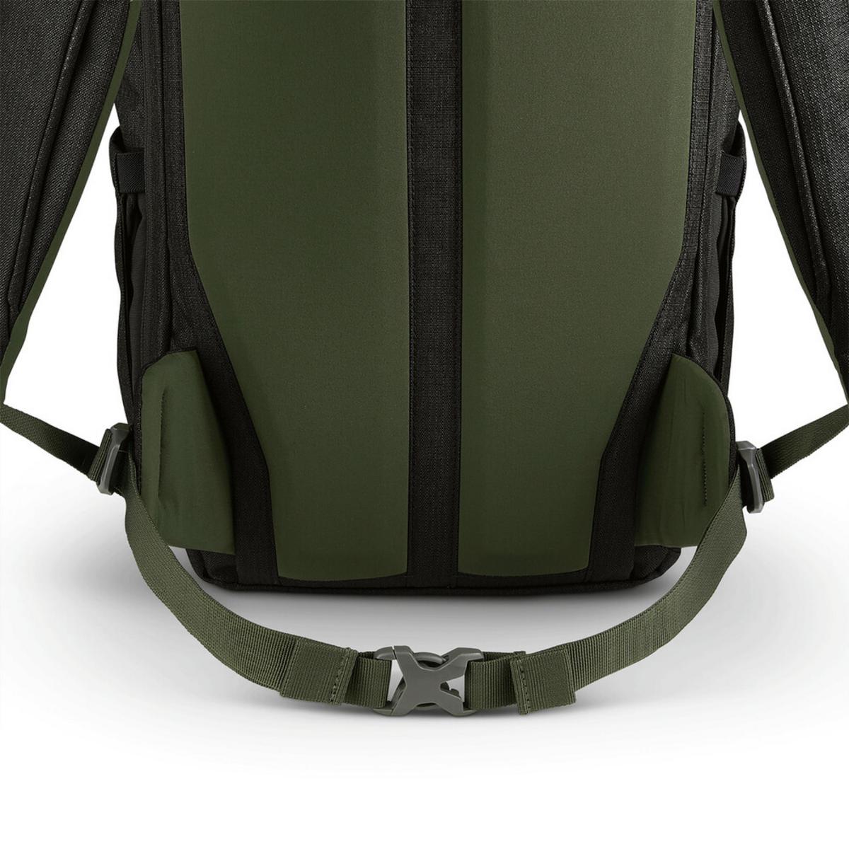 Kelty Redwing Traveler 30 Backpack - Black Kelty Redwing Traveler 30 Backpack - Black