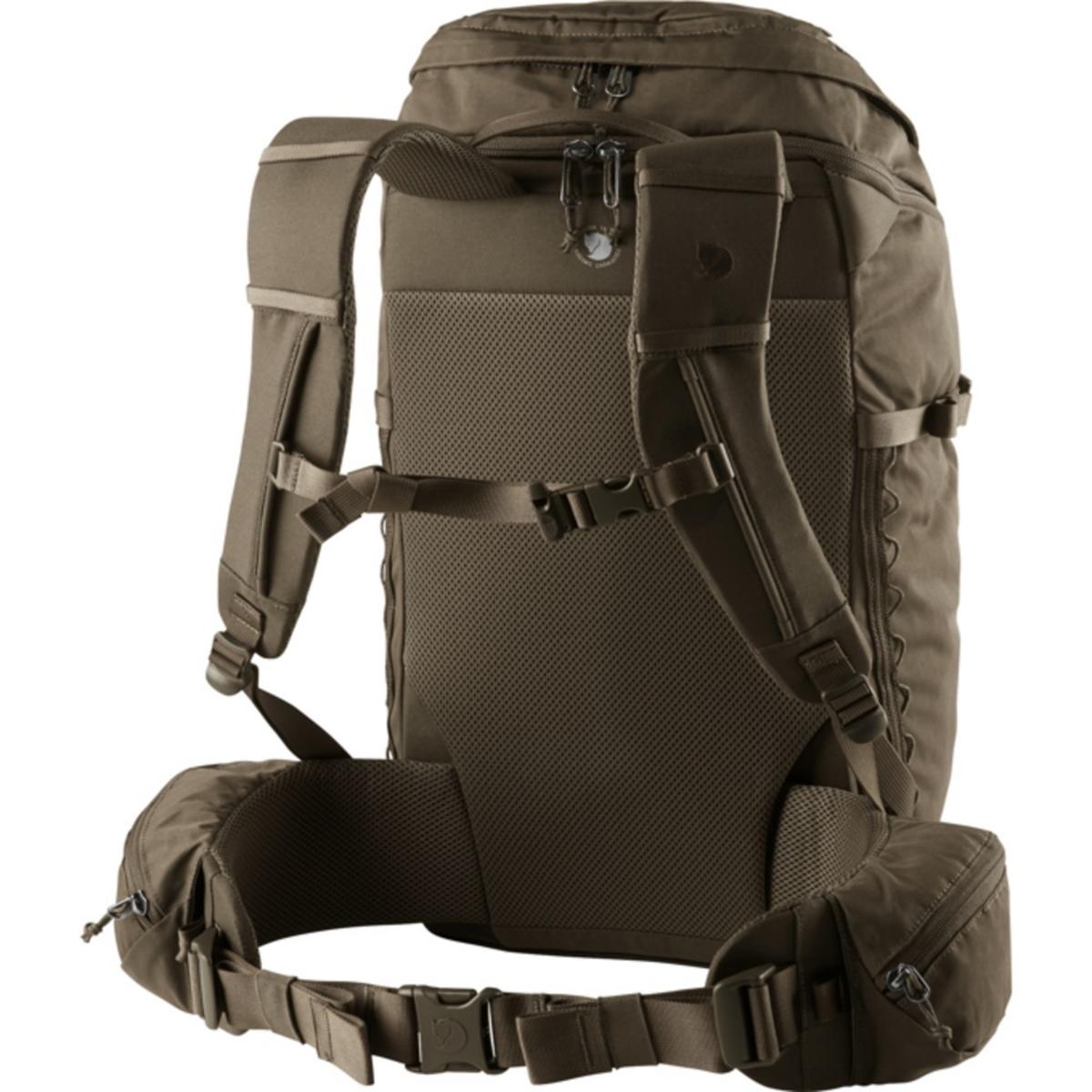 FjallRaven Singi 28L Versatile & Hardwearing Backpack - Dark Olive FjallRaven Singi 28L Versatile & Hardwearing Backpack - Dark Olive