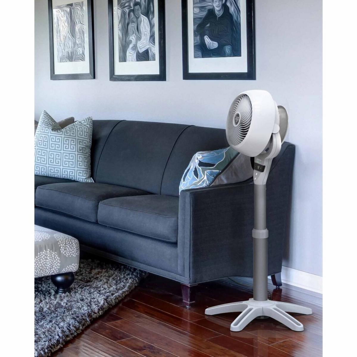 Vornado 6803DC Energy Smart Medium Pedestal Air Circulator - Ice White Vornado 6803DC Energy Smart Medium Pedestal Air Circulator - Ice White