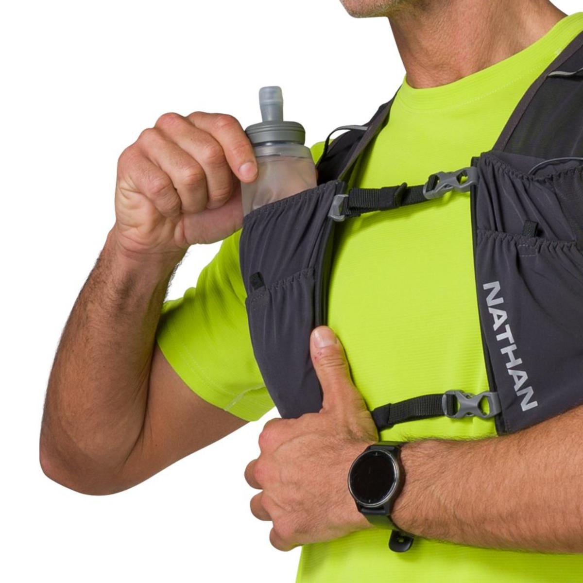 Nathan Pinnacle FeatherLite 1.5 Liter Hydration Vest Nathan Pinnacle FeatherLite 1.5 Liter Hydration Vest
