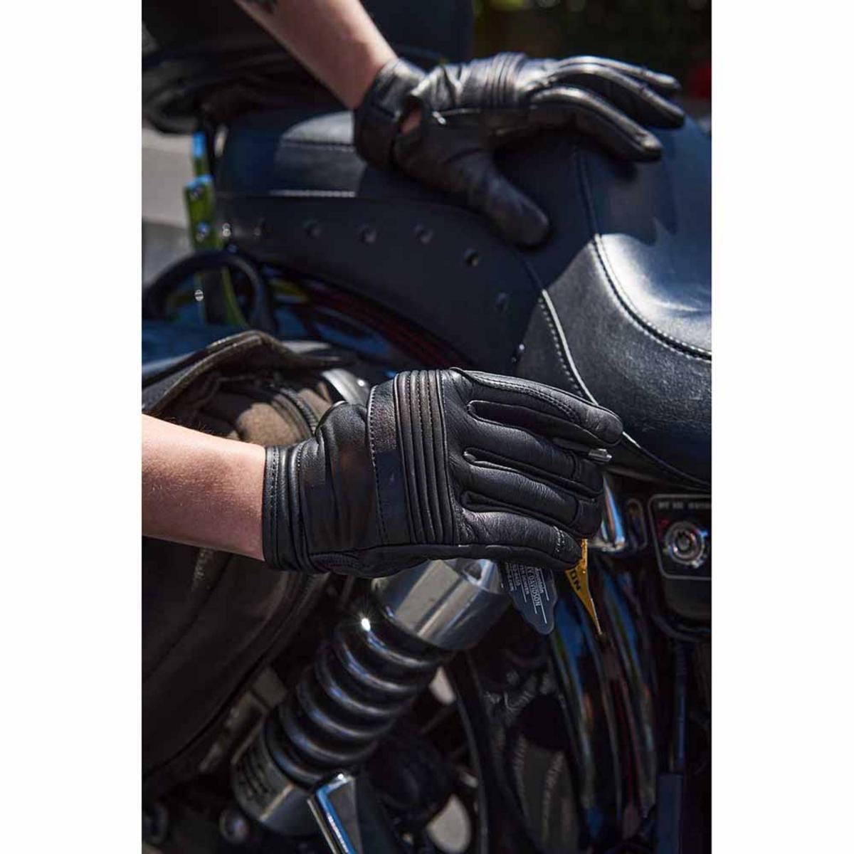Milwaukee Leather Men's Cool-Tec Leather Gel Palm Motorcycle Hand Gloves with Flex Knuckles Milwaukee Leather Men's Cool-Tec Leather Gel Palm Motorcycle Hand Gloves with Flex Knuckles