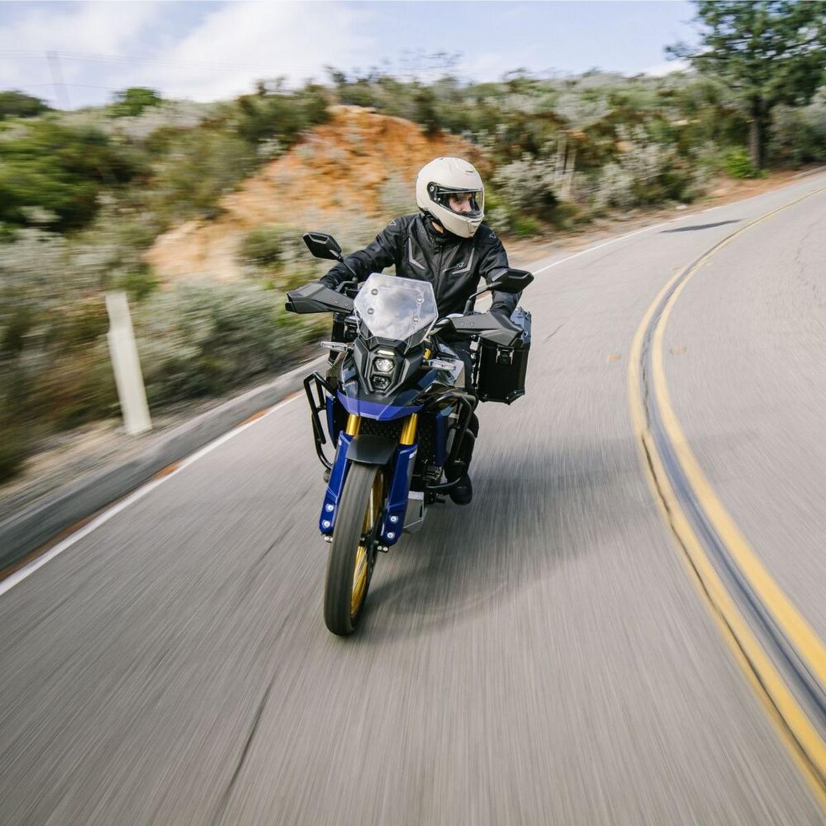 HJC I91 Helmet with Flip-Up Visor - Black HJC I91 Helmet with Flip-Up Visor - Black