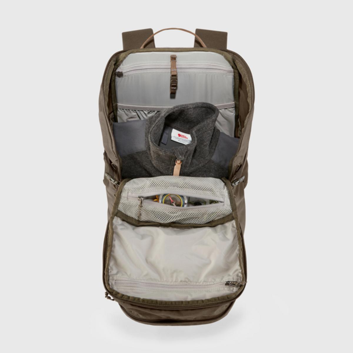 FjallRaven Singi 28L Versatile & Hardwearing Backpack - Dark Olive FjallRaven Singi 28L Versatile & Hardwearing Backpack - Dark Olive