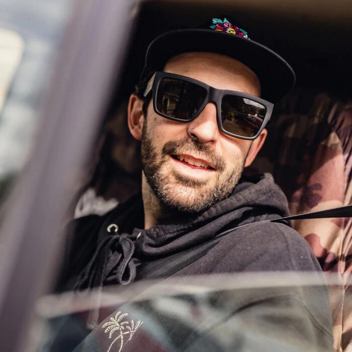 Smith Optics Lineup Sunglasses ChromaPop Polarized Black - Matte Black Frame Smith Optics Lineup Sunglasses ChromaPop Polarized Black - Matte Black Frame