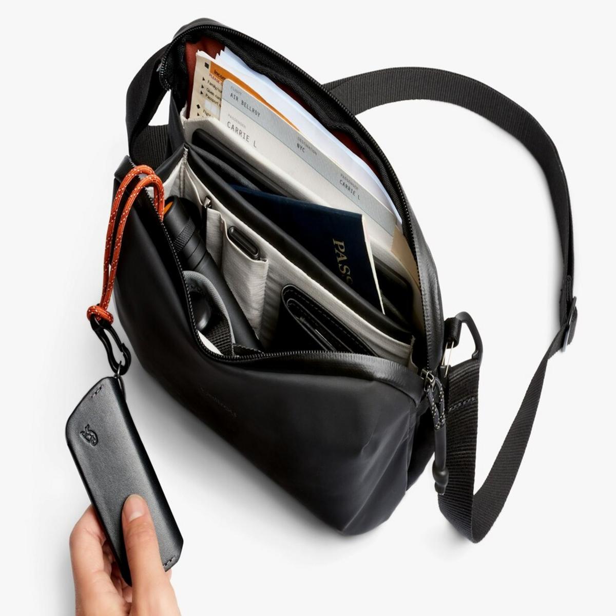 Bellroy Venture Travel Crossbody - JetBlack Bellroy Venture Travel Crossbody - JetBlack