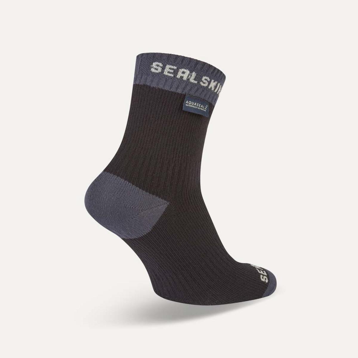 SealSkinz Wretham Waterproof Warm Weather Ankle Length Socks SealSkinz Wretham Waterproof Warm Weather Ankle Length Socks