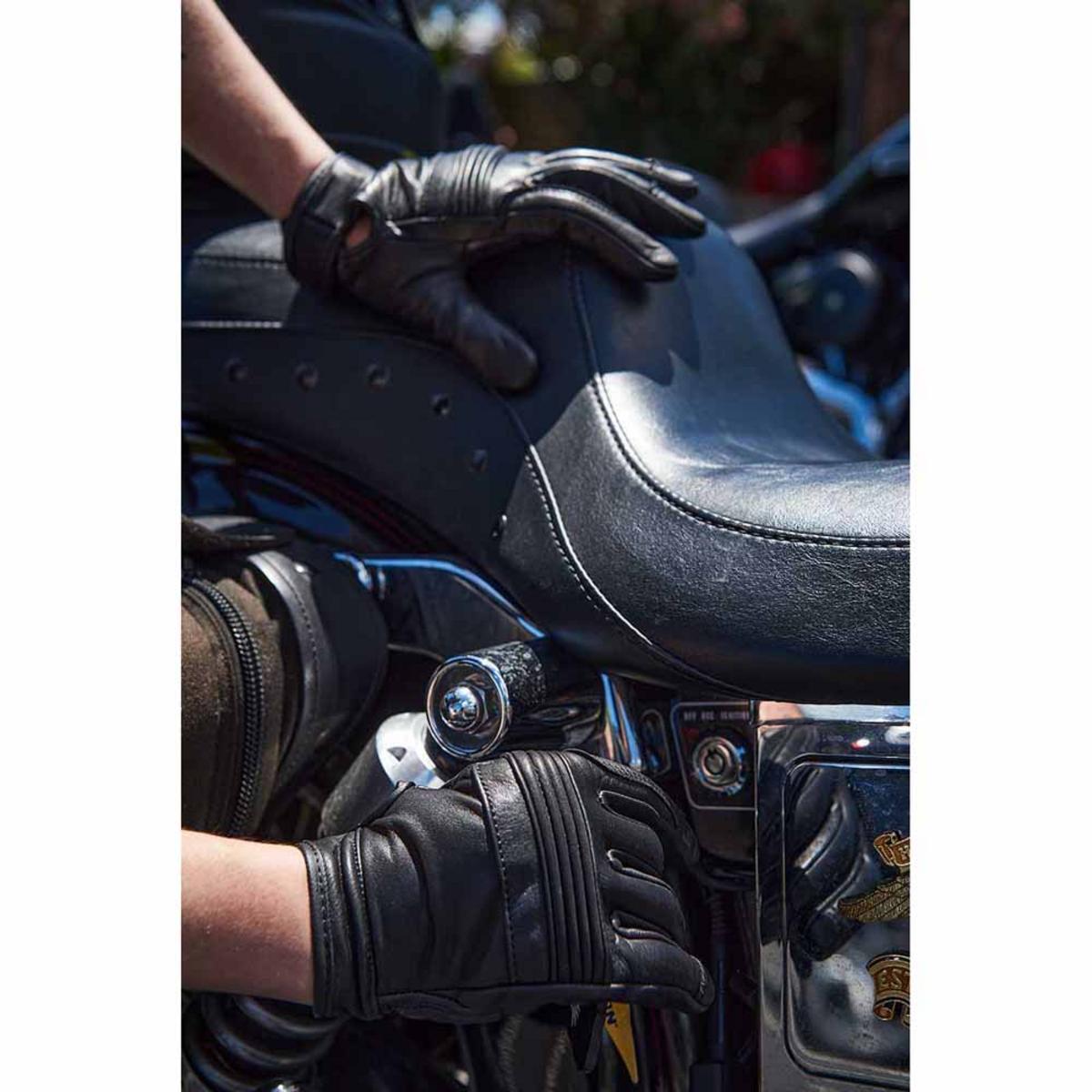 Milwaukee Leather Men's Cool-Tec Leather Gel Palm Motorcycle Hand Gloves with Flex Knuckles Milwaukee Leather Men's Cool-Tec Leather Gel Palm Motorcycle Hand Gloves with Flex Knuckles
