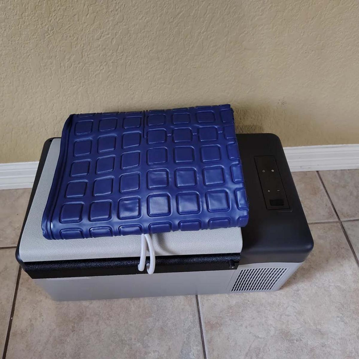 Mattress Cooler Cold Flash 2.0 XL (80 Watt Compressor; 8 Gallon Water Tank) Mattress Cooler Cold Flash 2.0 XL (80 Watt Compressor; 8 Gallon Water Tank)