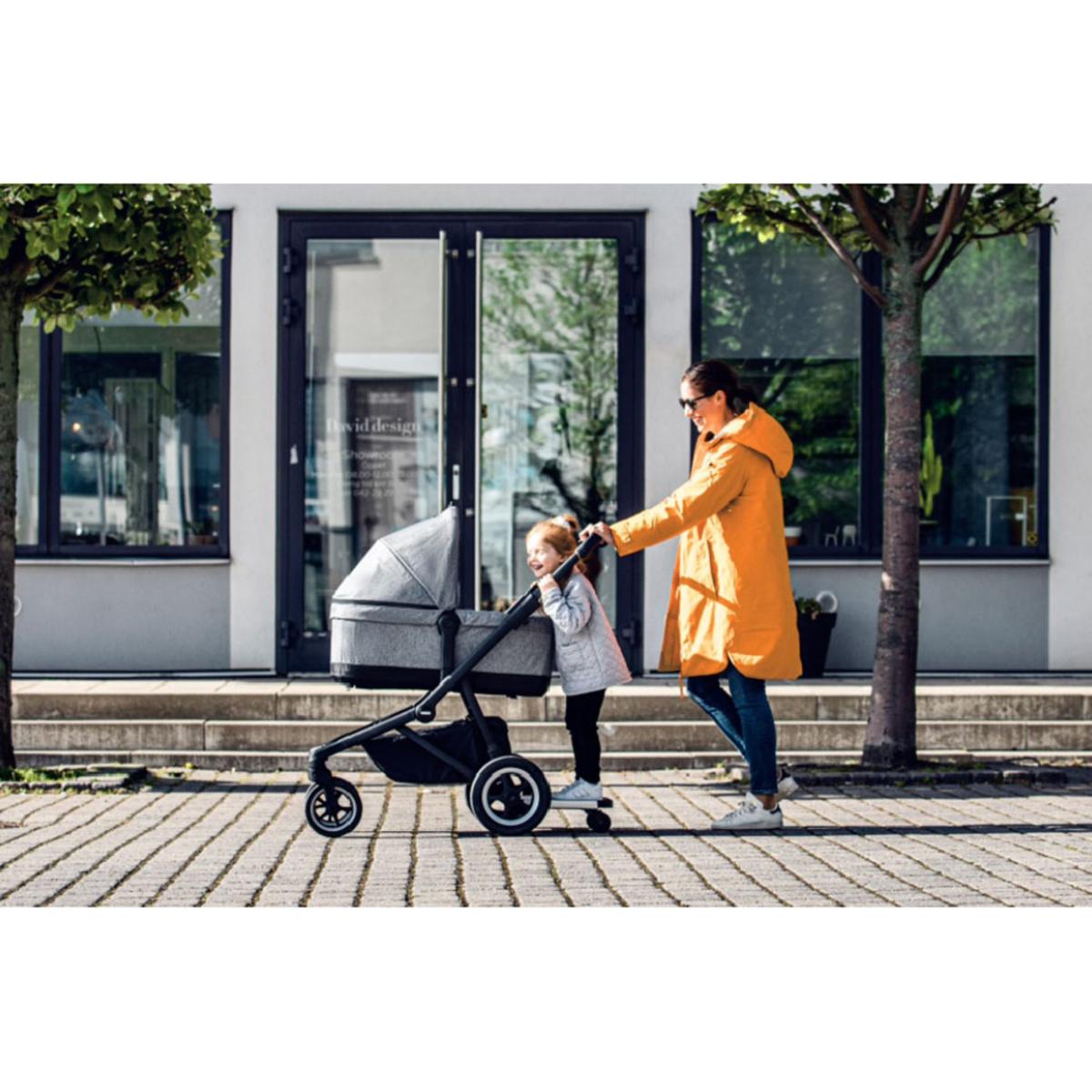 Thule Sleek City Stroller - Gray Melange/Black Thule Sleek City Stroller - Gray Melange/Black