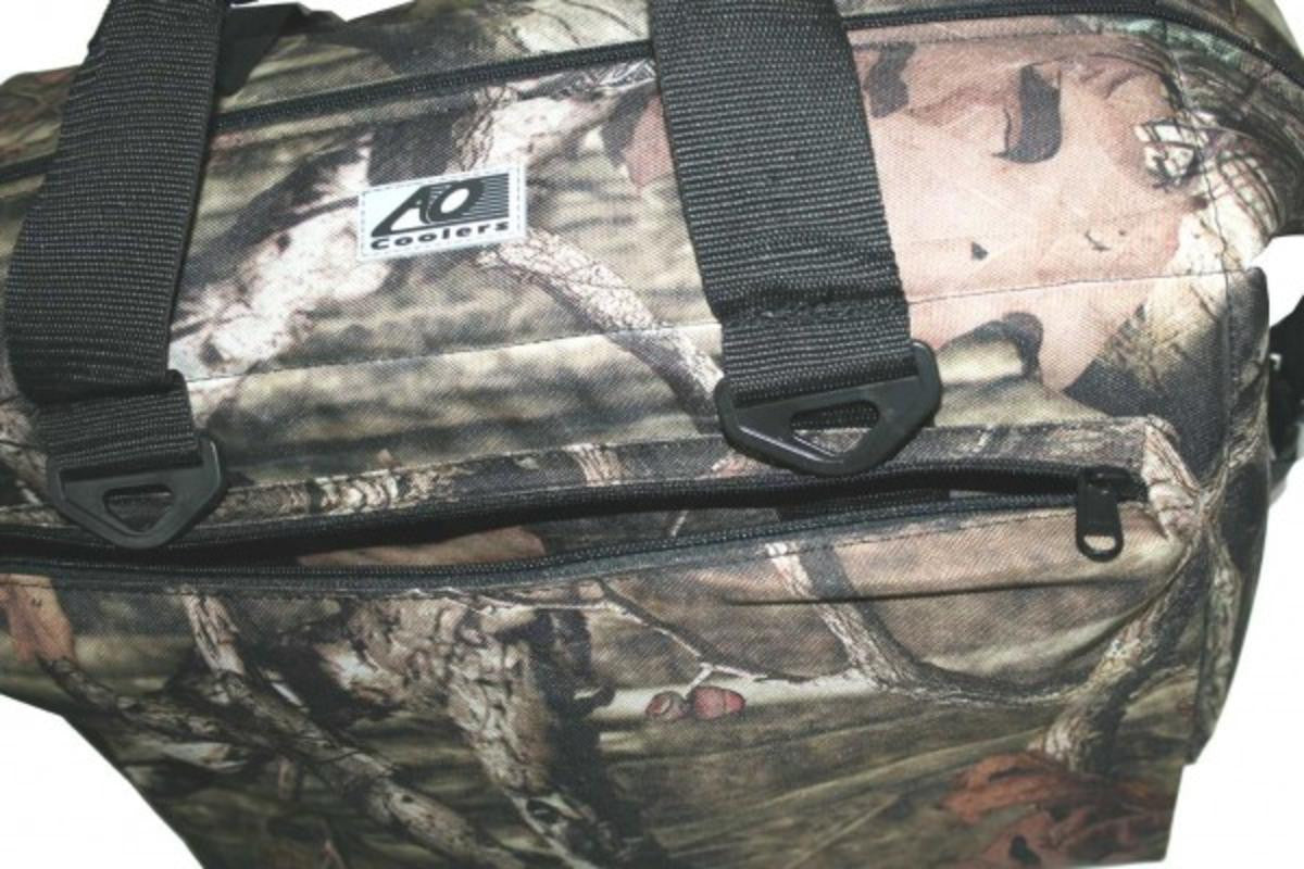 AO Coolers 24 Pack Deluxe Mossy Oak Cooler AO Coolers 24 Pack Deluxe Mossy Oak Cooler