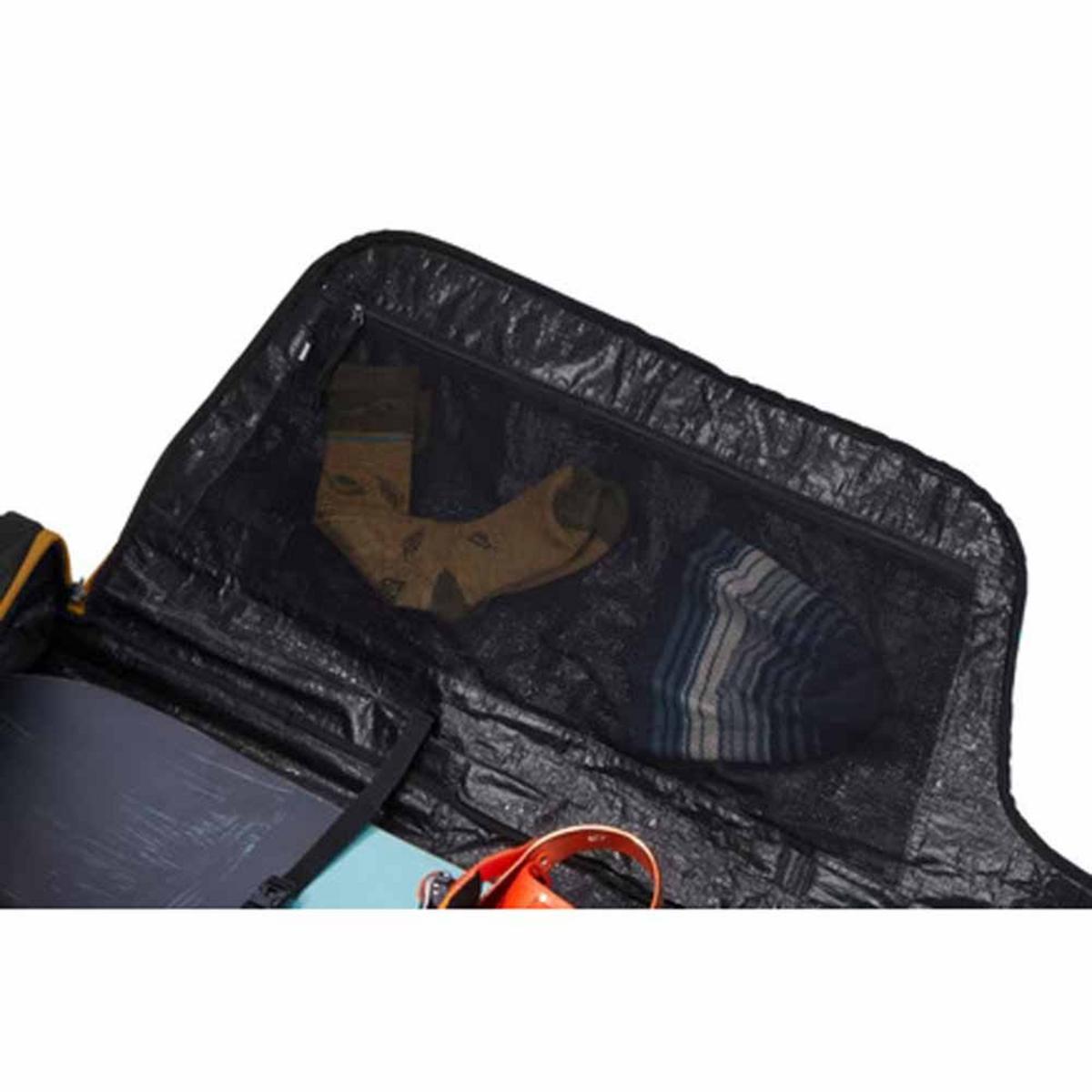 Thule RoundTrip 165cm Snowboard Roller Bag - Black Thule RoundTrip 165cm Snowboard Roller Bag - Black