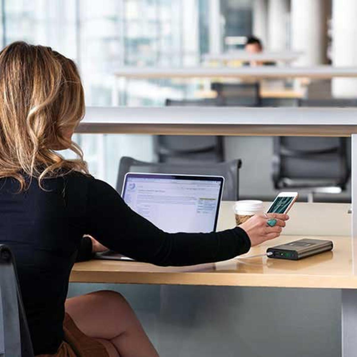 Goal Zero Sherpa 100W Power Delivery Wireless Power Bank Goal Zero Sherpa 100W Power Delivery Wireless Power Bank