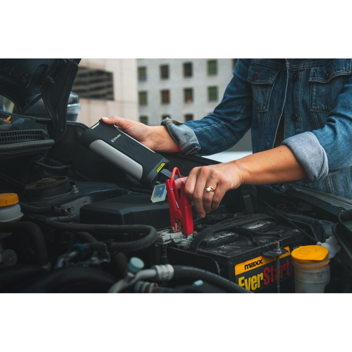Goal Zero Venture Jump Portable Car Jump Starter and Power Bank Goal Zero Venture Jump Portable Car Jump Starter and Power Bank