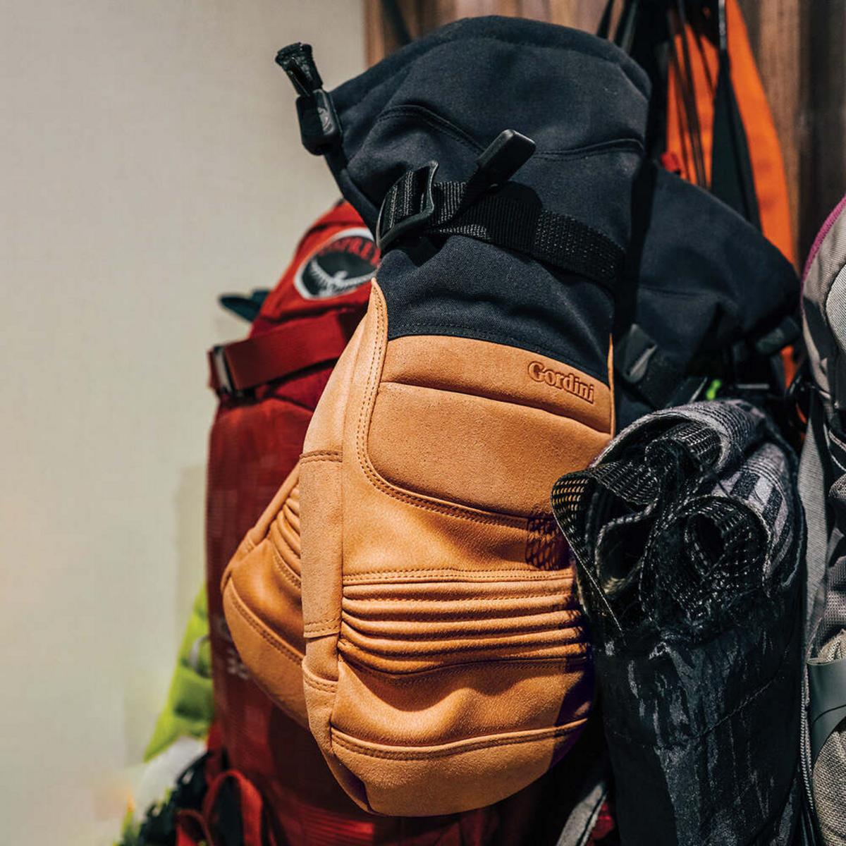 Gordini Men's Cache Gauntlet Mittens Gordini Men's Cache Gauntlet Mittens