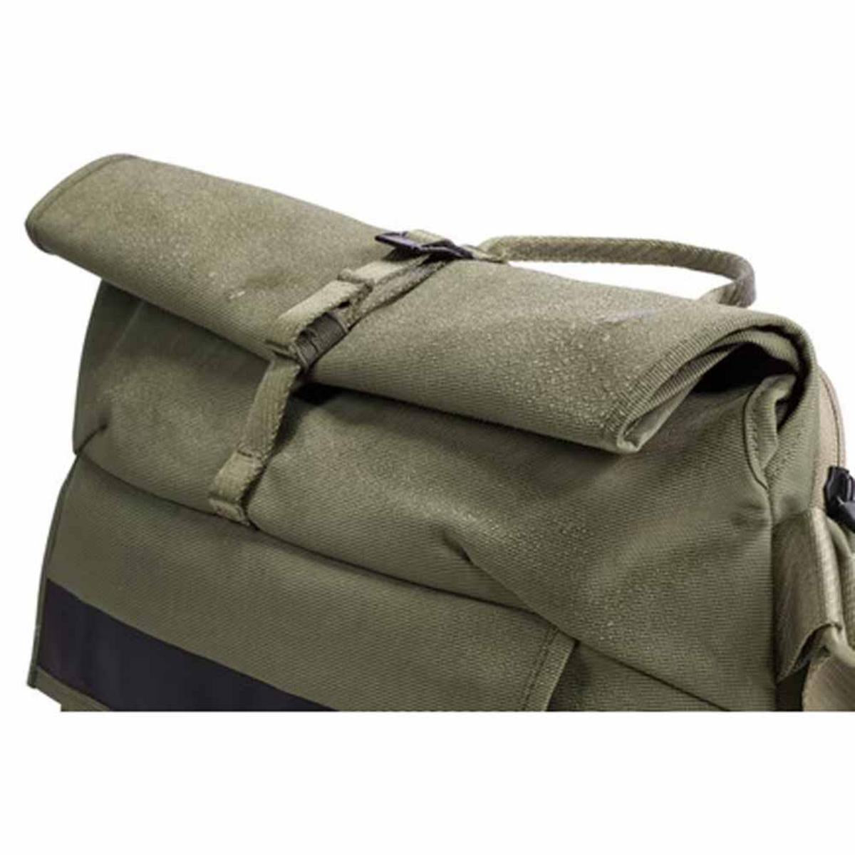 Thule Paramount 14L Crossbody Bag Thule Paramount 14L Crossbody Bag