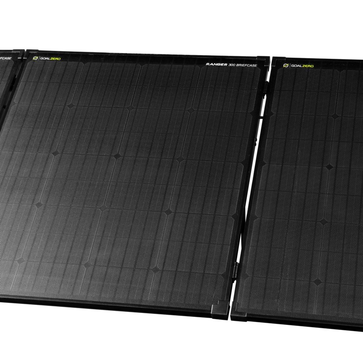 Goal Zero Ranger 300W Briefcase Solar Panel Goal Zero Ranger 300W Briefcase Solar Panel