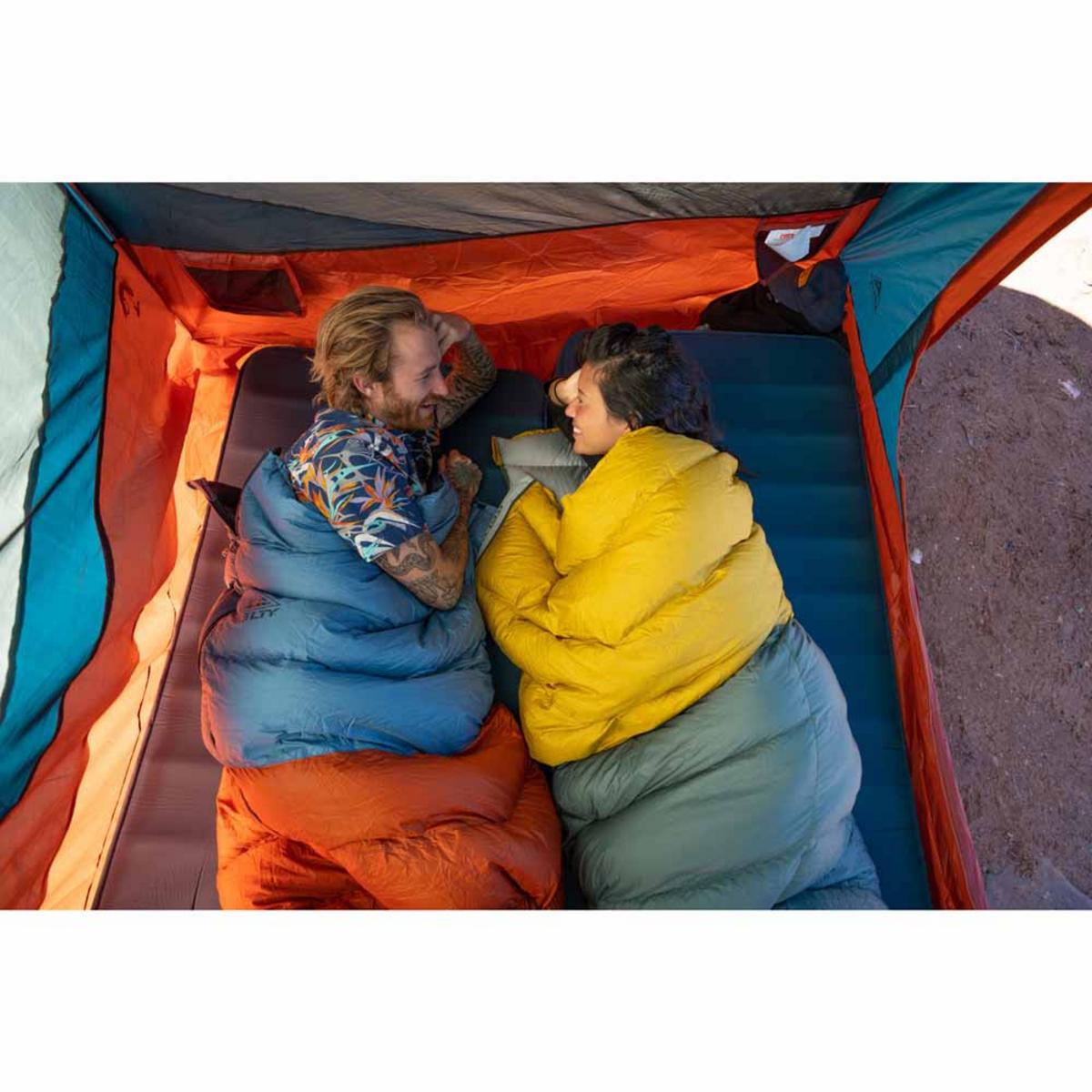 Kelty Discovery Basecamp 4 Person Tent - Laurel Green/Stormy Blue Kelty Discovery Basecamp 4 Person Tent - Laurel Green/Stormy Blue