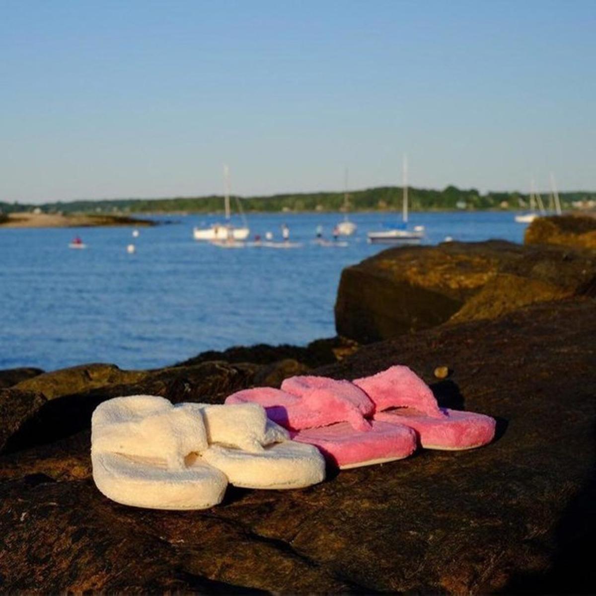 ACORN Women's Spa Thong Slippers - Azalea ACORN Women's Spa Thong Slippers - Azalea