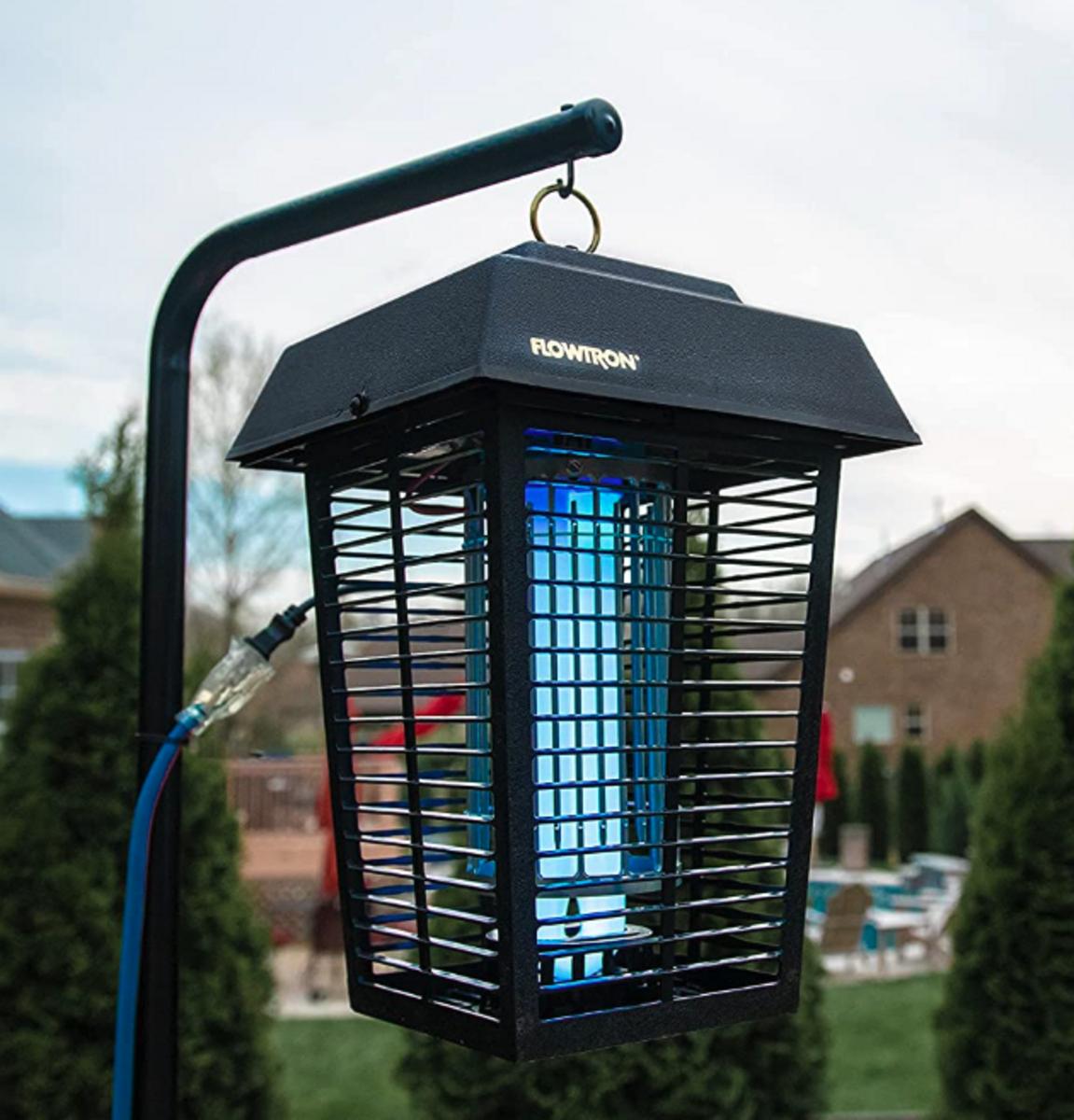 Flowtron BK-80D 80-Watt Electronic Insect Killer, 1-1/2 Acre Coverage Flowtron BK-80D 80-Watt Electronic Insect Killer, 1-1/2 Acre Coverage