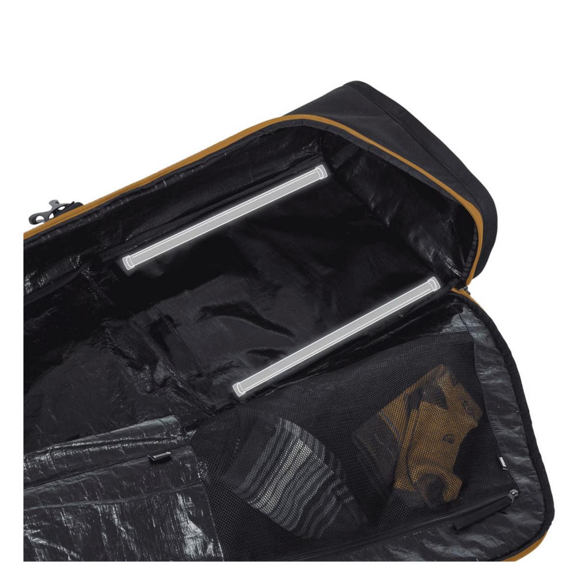 Thule RoundTrip 165cm Snowboard Roller Bag - Black Thule RoundTrip 165cm Snowboard Roller Bag - Black