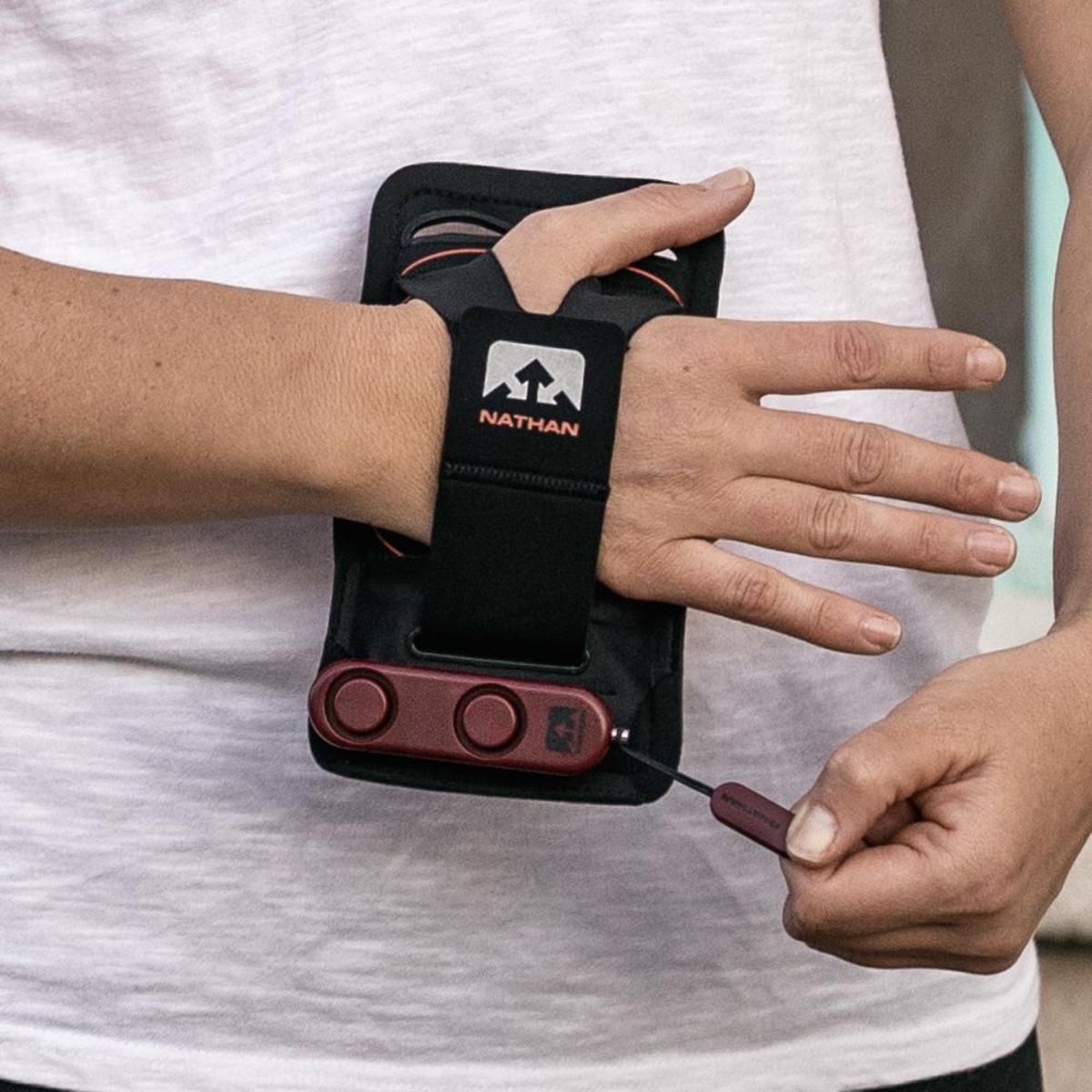 Nathan SaferRun Ripcord Siren Handheld Phone Carrier Nathan SaferRun Ripcord Siren Handheld Phone Carrier