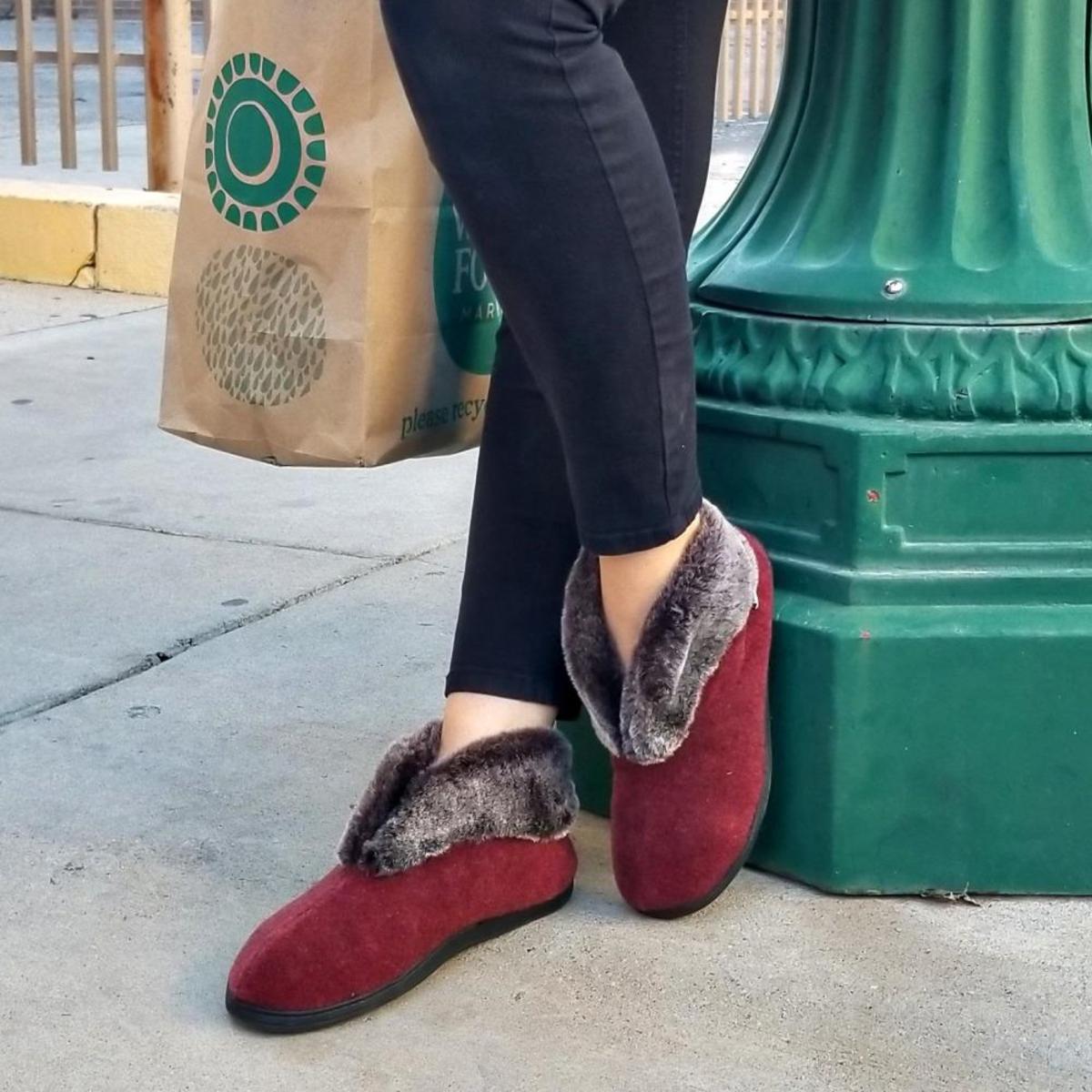 Acorn Women's Faux Fur Chinchilla Booties Acorn Women's Faux Fur Chinchilla Booties