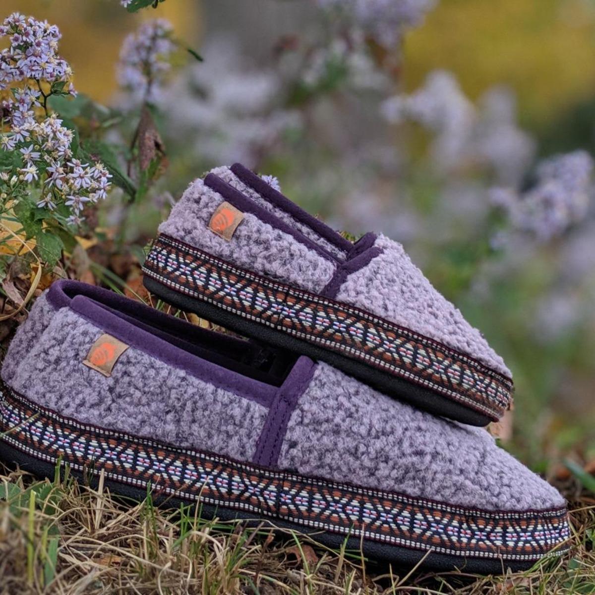 Acorn Women's Woven Trim Moccasins Acorn Women's Woven Trim Moccasins