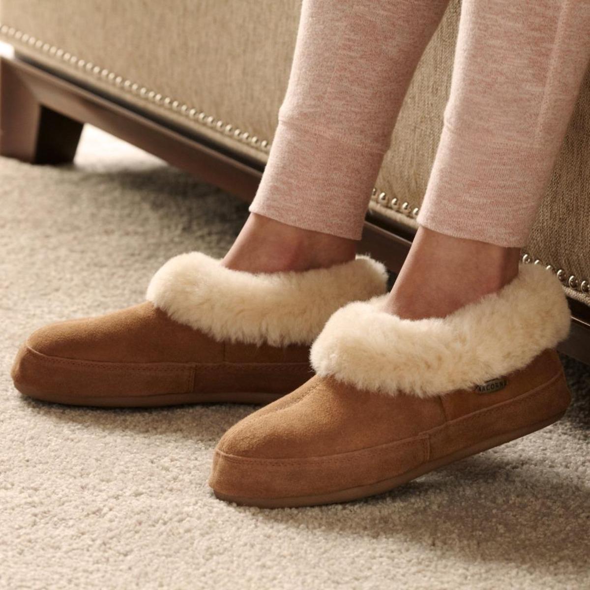 Acorn Women's Ewe Collar Slippers Acorn Women's Ewe Collar Slippers