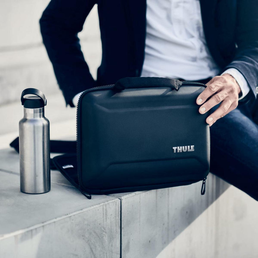 Thule Gauntlet MacBook Pro 16